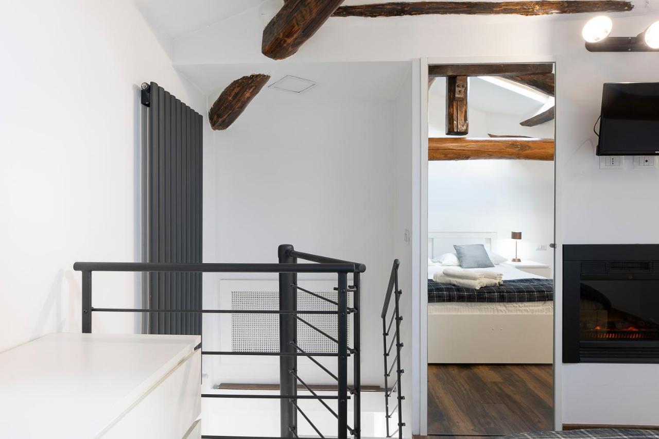 Apartment Elegant Statuario Rom