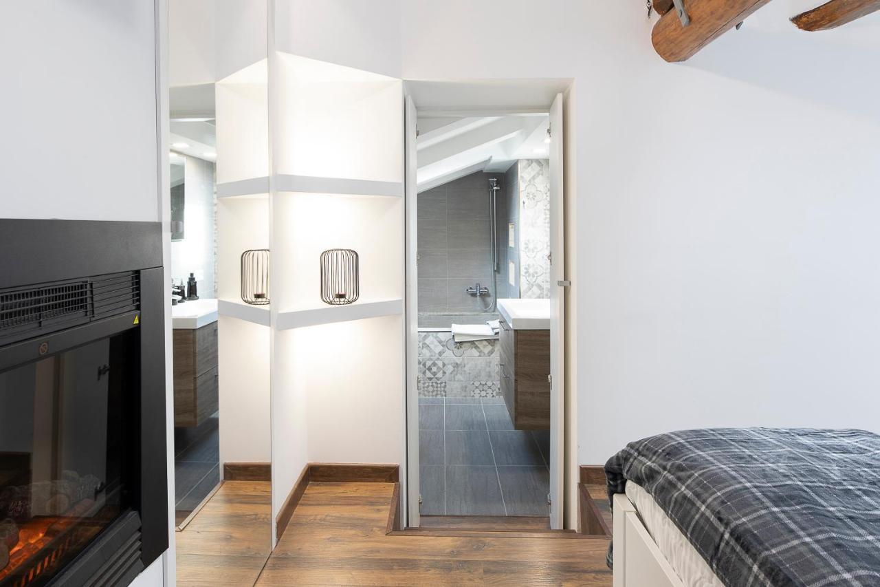 Apartment Elegant Statuario Rom